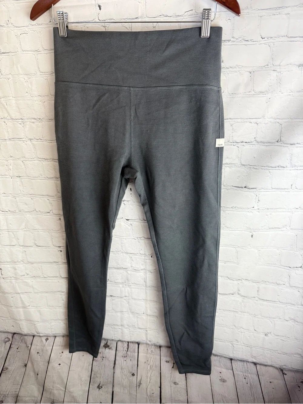 Vuori Gray High-Rise Ribbed Leggings Large